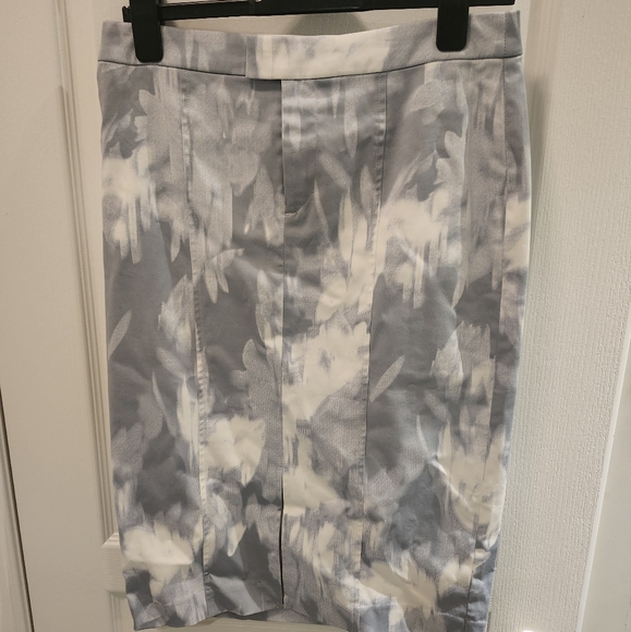 Banana Republic Pencil Skirt NWT Sz 6 - Picture 1 of 7